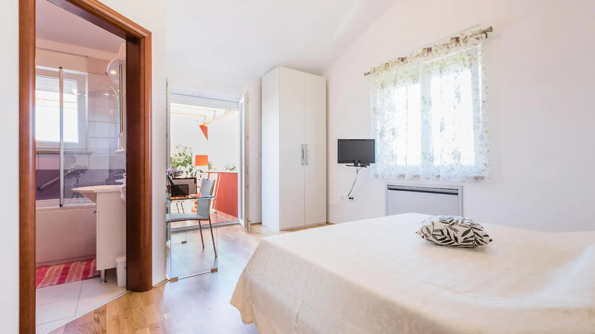 Villa Delle Rondini In Central Istria With Whirlpool And Sauna For 8 Persons Hreljići