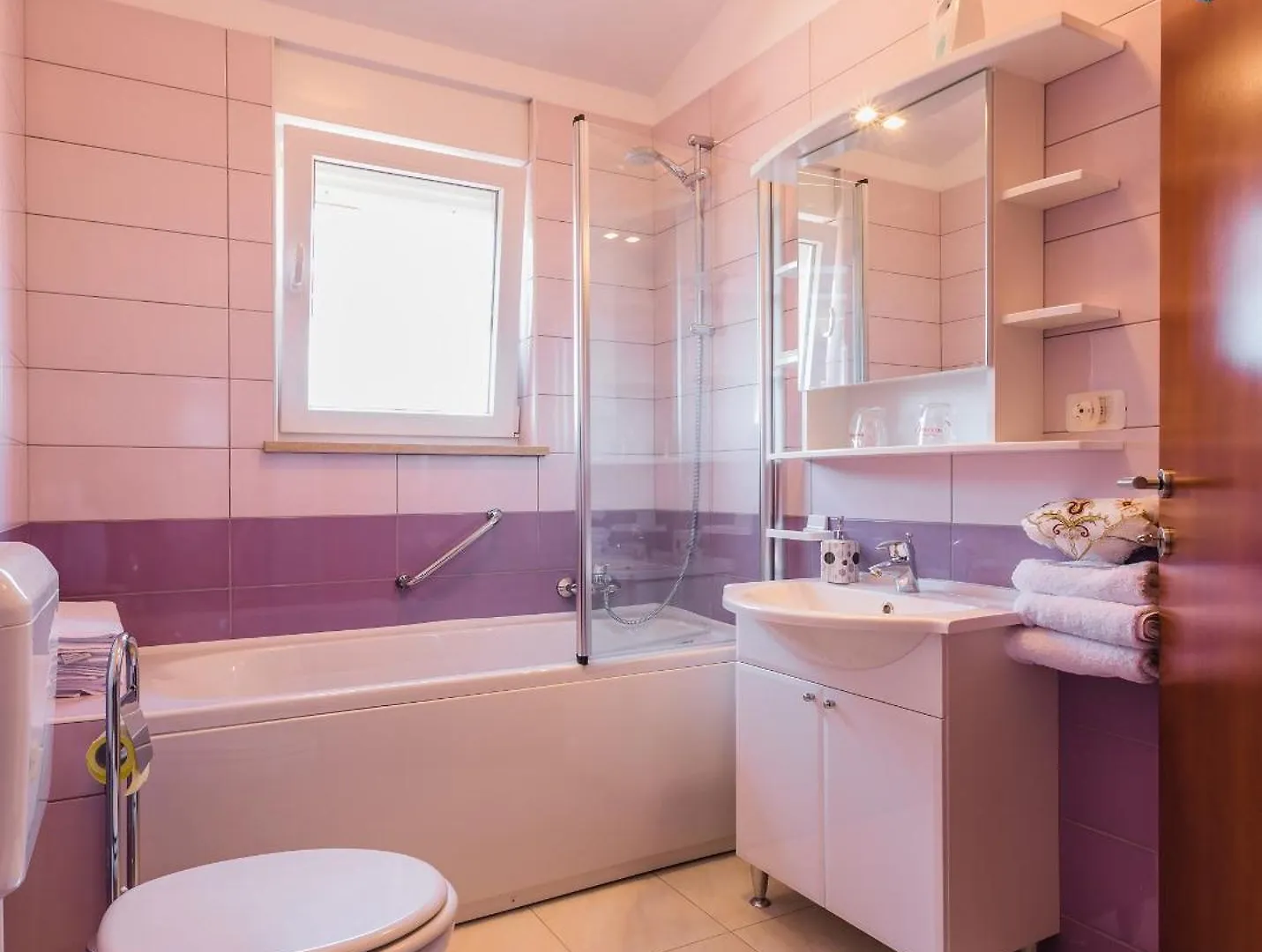 Villa Delle Rondini In Central Istria With Whirlpool And Sauna For 8 Persons Hreljići 0*,