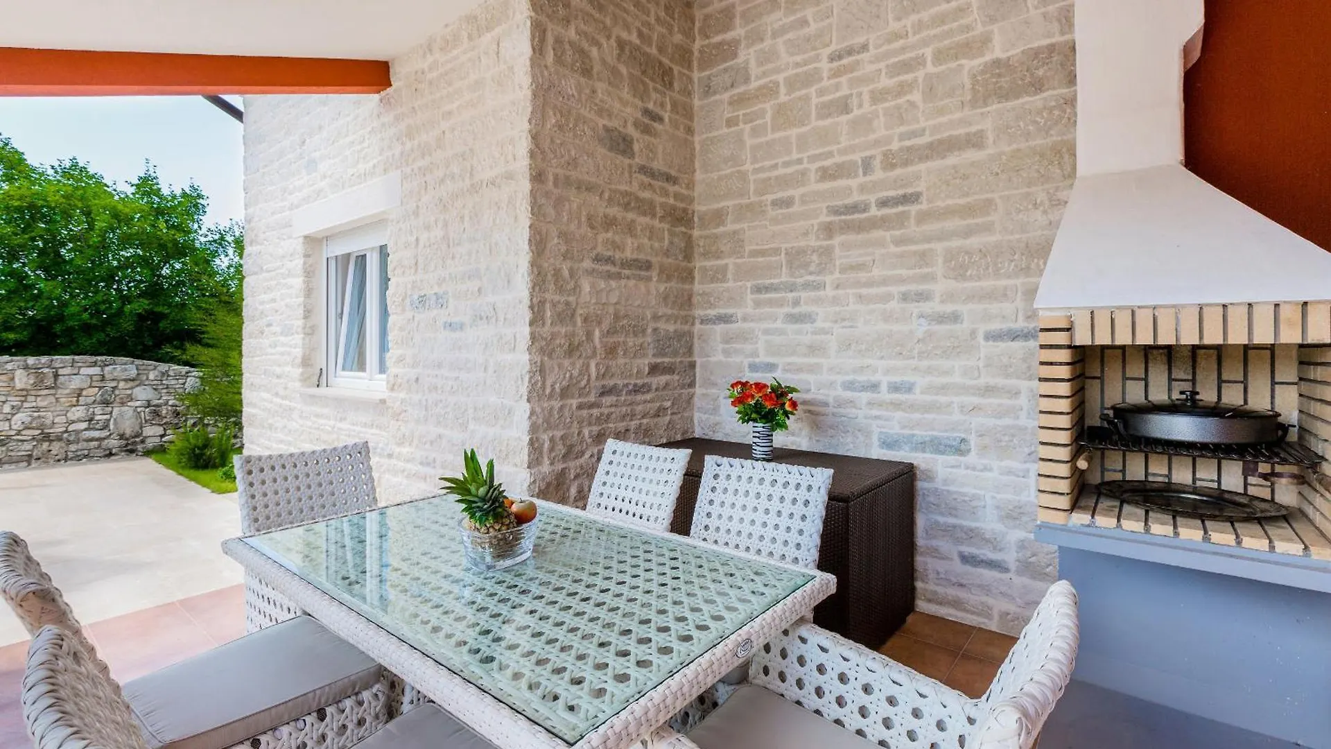 Villa Delle Rondini In Central Istria With Whirlpool And Sauna For 8 Persons Hreljići